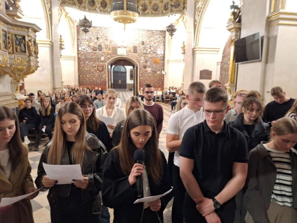 Tegoroczni Maturzyści na Jasnej Górze