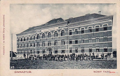 budynek gimnazjum w nowym targu